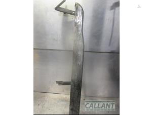 Gebruikte Treeplank rechts Landrover Defender I 2.5 TD5 Prijs € 60,50 Inclusief btw aangeboden door Garage Callant