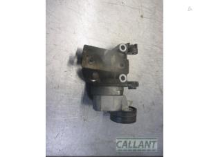 Gebruikte Spanner multiriem Landrover Defender I 2.5 TD5 Prijs € 30,25 Inclusief btw aangeboden door Garage Callant