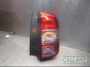 Gebruikte Achterlicht rechts Dacia Duster (HS) 1.5 dCi Prijs € 60,50 Inclusief btw aangeboden door Garage Callant