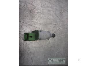 Gebruikte Schakelaar Remlicht Dacia Duster (HS) 1.5 dCi Prijs € 12,10 Inclusief btw aangeboden door Garage Callant