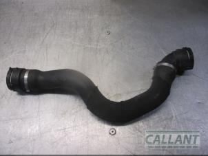 Gebruikte Koelwaterslang Jaguar XE 2.0 D E-Performance 16V Prijs € 18,15 Inclusief btw aangeboden door Garage Callant