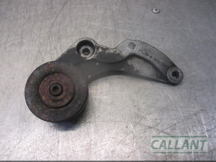 Gebruikte Omlooprol multieriem Landrover Range Rover III (LM) 2.9 TD6 24V Prijs € 30,25 Inclusief btw aangeboden door Garage Callant