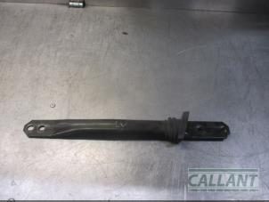 Gebruikte Steun (diversen) Landrover Range Rover Velar (LY) 2.0 D240 AWD Prijs € 30,25 Inclusief btw aangeboden door Garage Callant