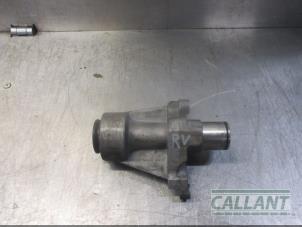 Gebruikte Cardan steun Landrover Range Rover Velar (LY) 2.0 D240 AWD Prijs € 30,25 Inclusief btw aangeboden door Garage Callant