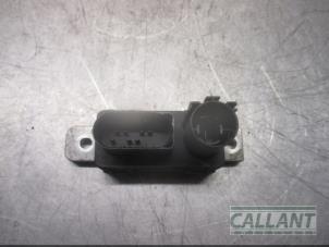 Gebruikte Voorgloei Relais Landrover Range Rover Velar (LY) 2.0 D240 AWD Prijs € 30,25 Inclusief btw aangeboden door Garage Callant