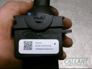 Gebruikte Pinker Schakelaar Jaguar XE 2.0 200 Turbo 16V Prijs € 30,25 Inclusief btw aangeboden door Garage Callant