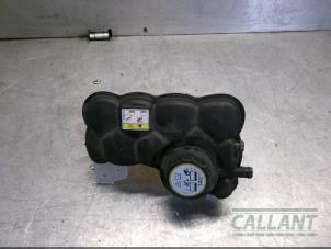 Gebruikte Expansievat Jaguar XE 2.0 200 Turbo 16V Prijs € 30,25 Inclusief btw aangeboden door Garage Callant