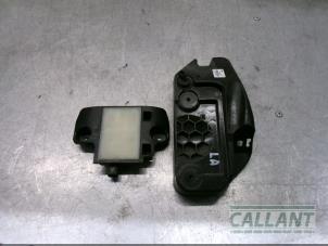 Gebruikte Dode hoek sensor Landrover Velar Prijs € 211,75 Inclusief btw aangeboden door Garage Callant