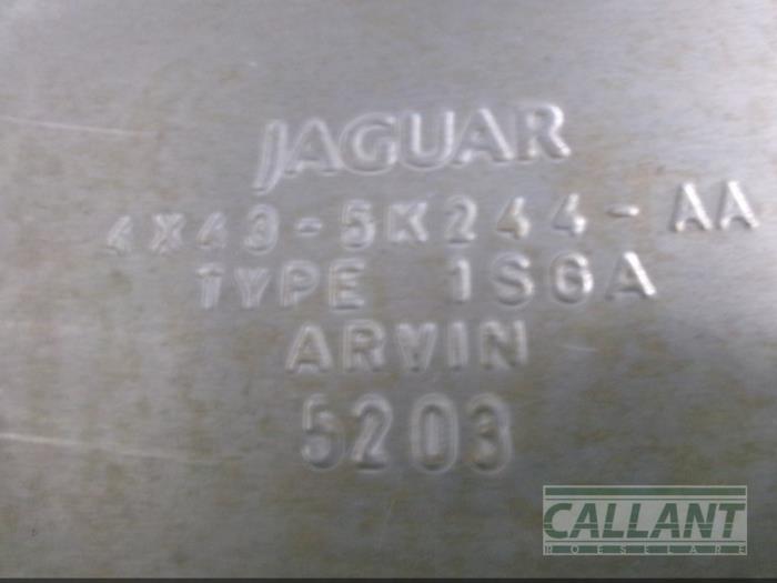 Uitlaat Einddemper van een Jaguar X-type 2.5 V6 24V 2004