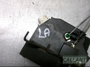 Gebruikte Deurslot Mechaniek 4Deurs links-achter Landrover Range Rover III (LM) 2.9 TD6 24V Prijs € 60,50 Inclusief btw aangeboden door Garage Callant