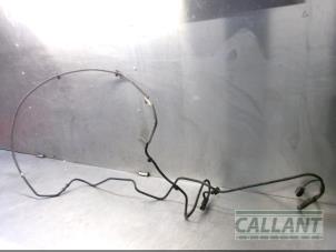 Gebruikte Leiding (diversen) Peugeot 2008 (CU) 1.6 Blue HDi 100 Prijs € 30,25 Inclusief btw aangeboden door Garage Callant