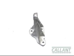 Gebruikte Motorsteun Jaguar XF (CC9) 2.7 D V6 24V Prijs € 24,20 Inclusief btw aangeboden door Garage Callant