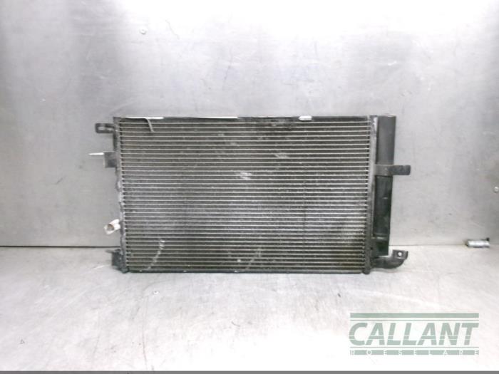 Gebruikte Airco Condensor Jaguar XF (CC9) 2.7 D V6 24V Prijs € 90,75 Inclusief btw aangeboden door Garage Callant