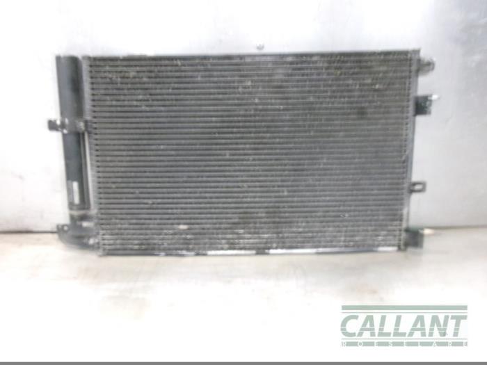 Gebruikte Airco Condensor Jaguar XF (CC9) 2.2 D 16V Prijs € 90,75 Inclusief btw aangeboden door Garage Callant
