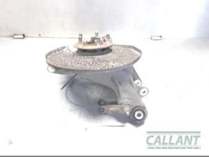 Gebruikte Fusee links-achter Landrover Range Rover Sport (LW) 3.0 TDV6 Prijs € 242,00 Inclusief btw aangeboden door Garage Callant