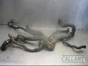 Gebruikte Radiateurslang Landrover Range Rover Sport (LW) 3.0 TDV6 Prijs € 121,00 Inclusief btw aangeboden door Garage Callant