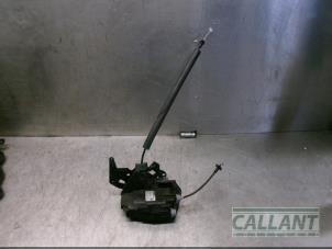 Gebruikte Deurslot Mechaniek 4Deurs links-achter Landrover Range Rover Sport (LW) 3.0 TDV6 Prijs € 78,65 Inclusief btw aangeboden door Garage Callant