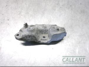 Gebruikte Versnellingsbak Steun Landrover Discovery Sport (LC) 2.0 TD4 180 16V Prijs € 30,25 Inclusief btw aangeboden door Garage Callant