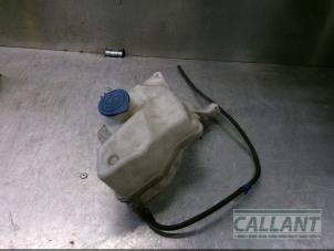 Gebruikte Ruitensproeiertank voor Landrover Range Rover IV (LG) 4.4 SDV8 32V Prijs € 60,50 Inclusief btw aangeboden door Garage Callant