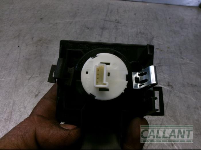 Start/Stop schakelaar van een Land Rover Range Rover IV (LG) 4.4 SDV8 32V 2014