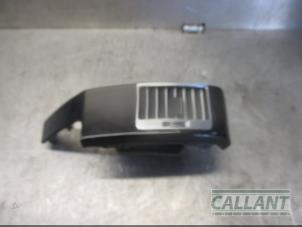 Gebruikte Luchtrooster Dashboard Landrover Range Rover IV (LG) 4.4 SDV8 32V Prijs € 60,50 Inclusief btw aangeboden door Garage Callant