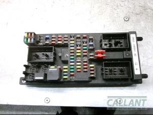 Gebruikte Zekeringkast Landrover Range Rover IV (LG) 4.4 SDV8 32V Prijs € 272,25 Inclusief btw aangeboden door Garage Callant