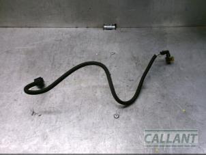 Gebruikte Brandstofleiding Landrover Range Rover IV (LG) 4.4 SDV8 32V Prijs € 30,25 Inclusief btw aangeboden door Garage Callant