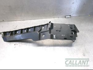 Gebruikte Bumpersteun links-achter Landrover Range Rover Sport (LW) 3.0 TDV6 Prijs € 24,20 Inclusief btw aangeboden door Garage Callant