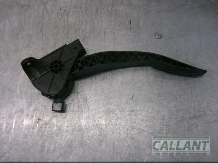 Gaspedaal van een Jaguar F-Pace 2.0 D 180 16V AWD 2018