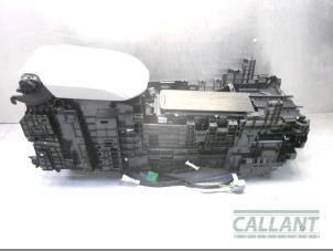 Gebruikte Middenconsoles Landrover Range Rover Sport (LW) 3.0 TDV6 Prijs € 260,15 Inclusief btw aangeboden door Garage Callant