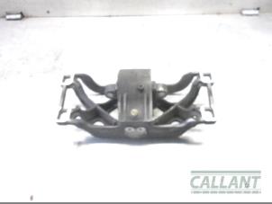 Gebruikte Versnellingsbak Steun Jaguar XK Convertible 4.2 V8 32V Prijs € 121,00 Inclusief btw aangeboden door Garage Callant