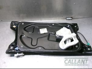 Gebruikte Ruitmechaniek 4Deurs rechts-voor Landrover Discovery III (LAA/TAA) 2.7 TD V6 Prijs € 90,75 Inclusief btw aangeboden door Garage Callant