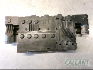 Gebruikte Zekeringkast Landrover Range Rover IV (LG) 3.0 TDV6 24V Prijs € 223,85 Inclusief btw aangeboden door Garage Callant