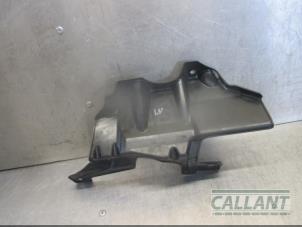 Gebruikte Luchtgeleider Landrover Range Rover IV (LG) 3.0 TDV6 24V Prijs € 30,25 Inclusief btw aangeboden door Garage Callant