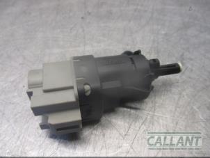 Gebruikte Remlicht Schakelaar Landrover Range Rover Evoque (LVJ/LVS) 2.2 TD4 16V Prijs € 12,10 Inclusief btw aangeboden door Garage Callant