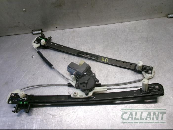 Ruitmechaniek 4Deurs rechts-achter van een Land Rover Range Rover IV (LG) 3.0 TDV6 24V 2017