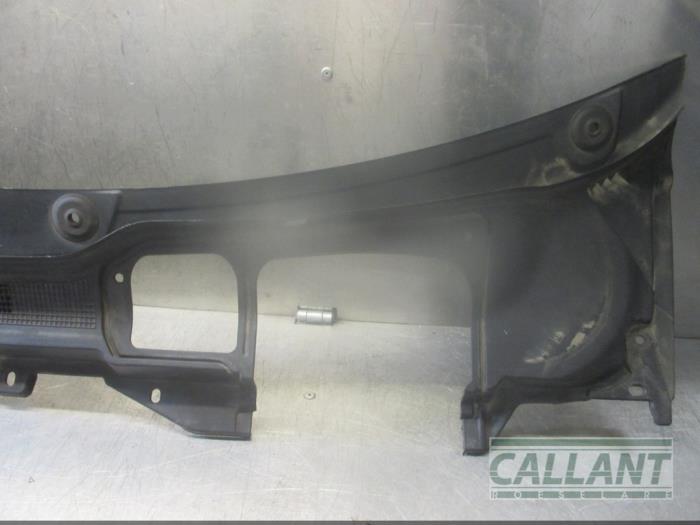 Paravent van een Land Rover Range Rover Evoque (LVJ/LVS) 2.2 TD4 16V 2013