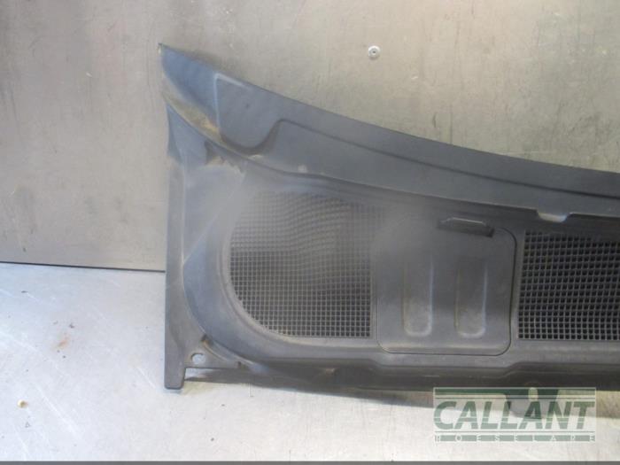 Paravent van een Land Rover Range Rover Evoque (LVJ/LVS) 2.2 TD4 16V 2013