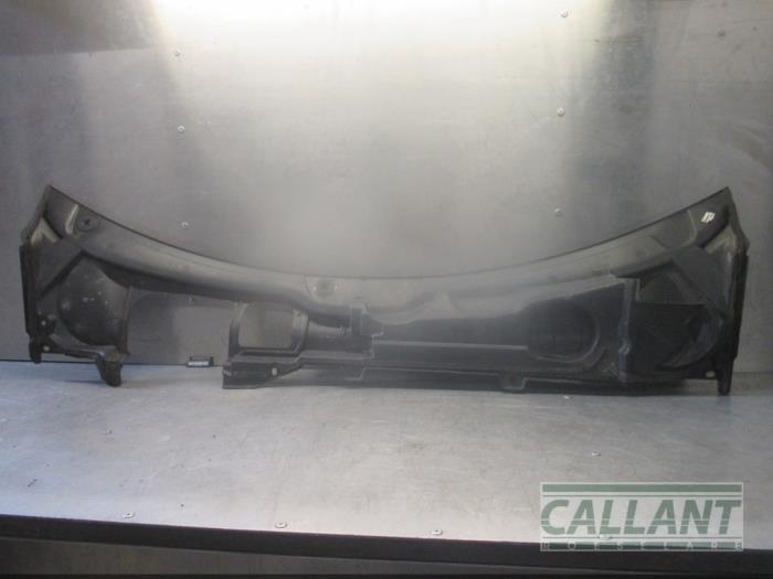 Paravent van een Land Rover Range Rover Evoque (LVJ/LVS) 2.2 TD4 16V 2013