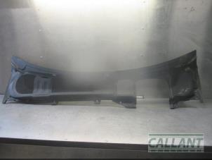 Gebruikte Paravent Landrover Range Rover Evoque (LVJ/LVS) 2.2 TD4 16V Prijs € 60,50 Inclusief btw aangeboden door Garage Callant