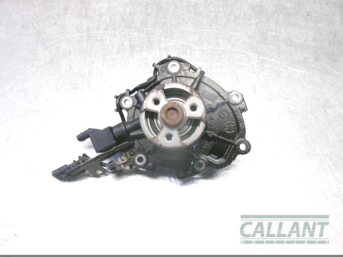 Gebruikte Waterpomp Landrover Discovery Sport (LC) 2.0 TD4 180 16V Prijs € 66,55 Inclusief btw aangeboden door Garage Callant