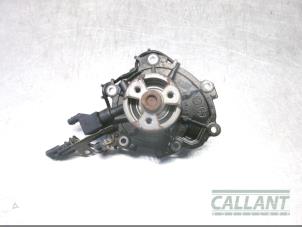 Gebruikte Waterpomp Landrover Discovery Sport (LC) 2.0 TD4 180 16V Prijs € 66,55 Inclusief btw aangeboden door Garage Callant