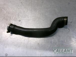 Gebruikte Koelwaterslang Opel Astra H SW (L35) 1.3 CDTI 16V Ecotec Prijs € 18,15 Inclusief btw aangeboden door Garage Callant