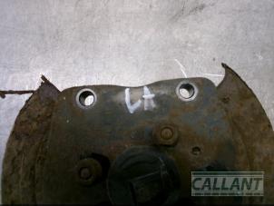 Gebruikte Fusee links-achter Opel Astra H SW (L35) 1.3 CDTI 16V Ecotec Prijs € 30,25 Inclusief btw aangeboden door Garage Callant