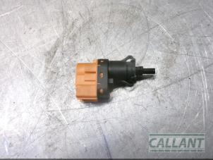 Gebruikte Remlicht Schakelaar Landrover Range Rover Velar (LY) 3.0 D300 AWD Prijs € 18,15 Inclusief btw aangeboden door Garage Callant