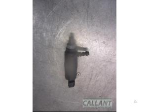 Gebruikte Koplampsproeier pomp Jaguar XK 4.2 V8 32V Prijs € 36,30 Inclusief btw aangeboden door Garage Callant