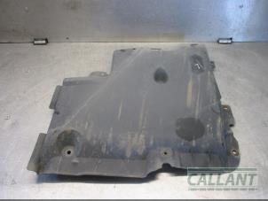 Gebruikte Beschermplaat bodem Landrover Discovery Sport (LC) 2.0 TD4 150 16V Prijs € 36,30 Inclusief btw aangeboden door Garage Callant