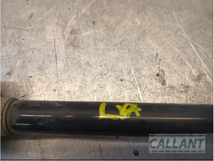 Aandrijfas links-achter van een Land Rover Discovery Sport (LC) 2.0 TD4 150 16V 2017