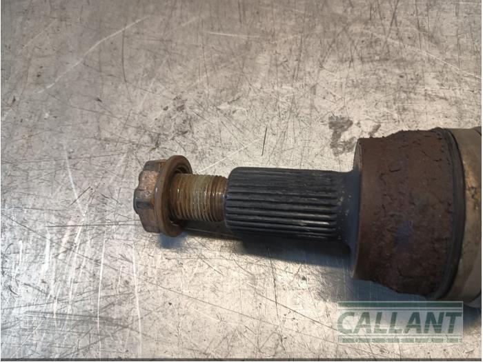 Aandrijfas links-achter van een Land Rover Discovery Sport (LC) 2.0 TD4 150 16V 2017