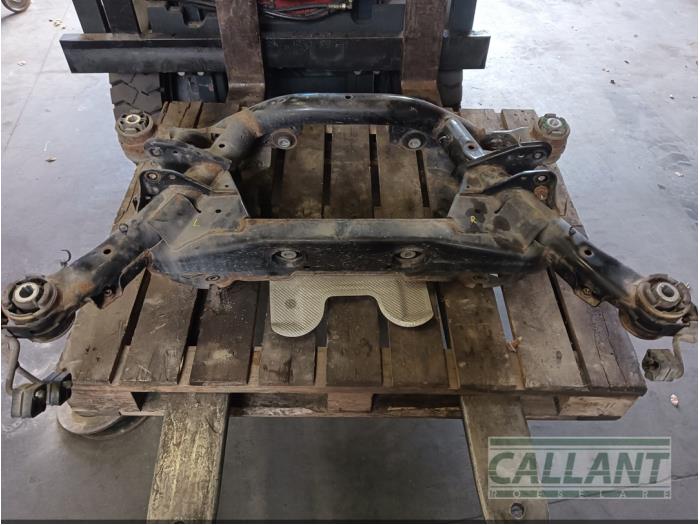 Subframe van een Land Rover Discovery Sport (LC) 2.0 TD4 150 16V 2017